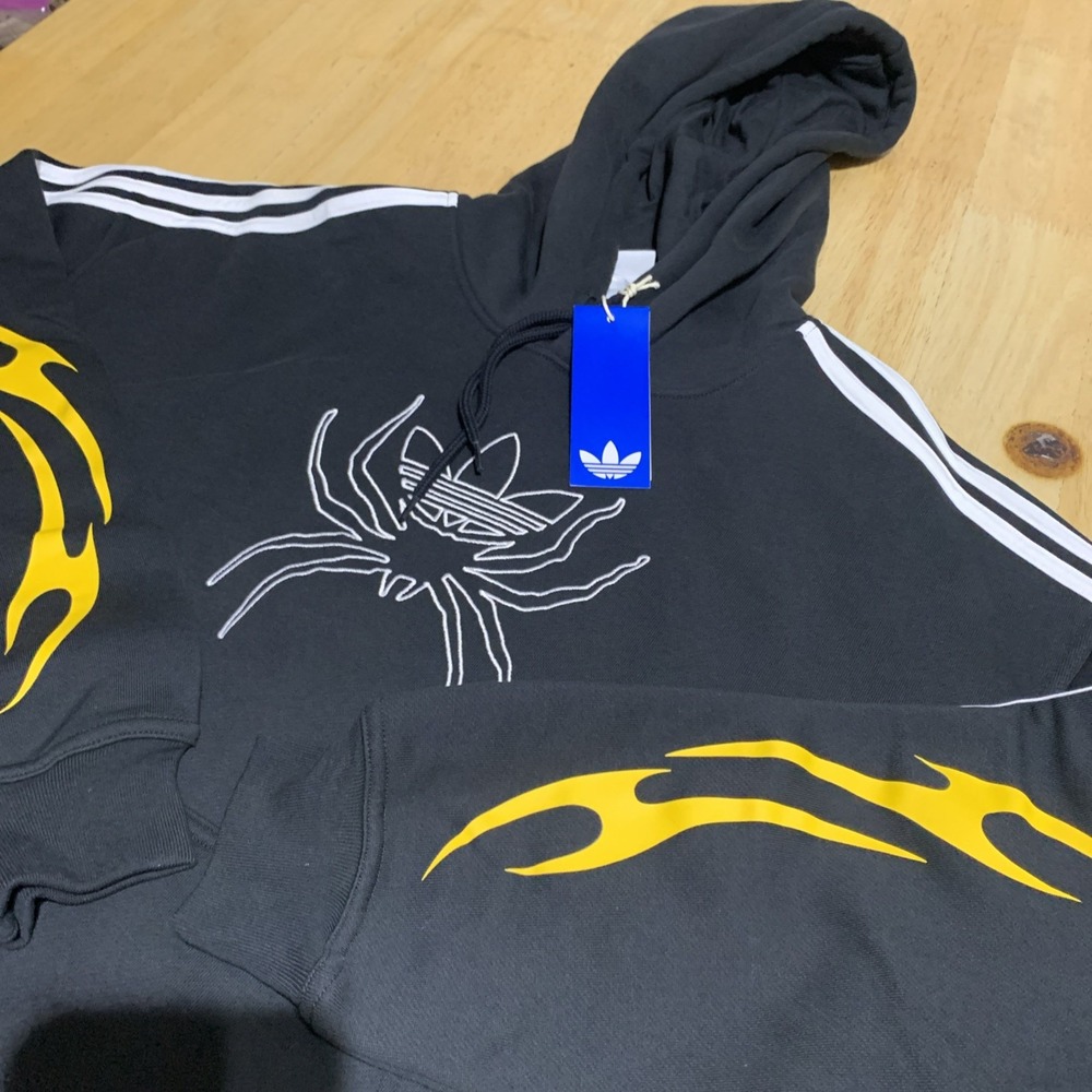 adidas Originals Men's Pullover Hoodie Black Size Medium Spider Flame Graphic - Picture 3 of 11
